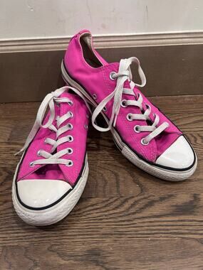 Converse Chuck Taylor All Star Low Top Bubblegum Pink Sneaker M7/W9/UK7 Y2K